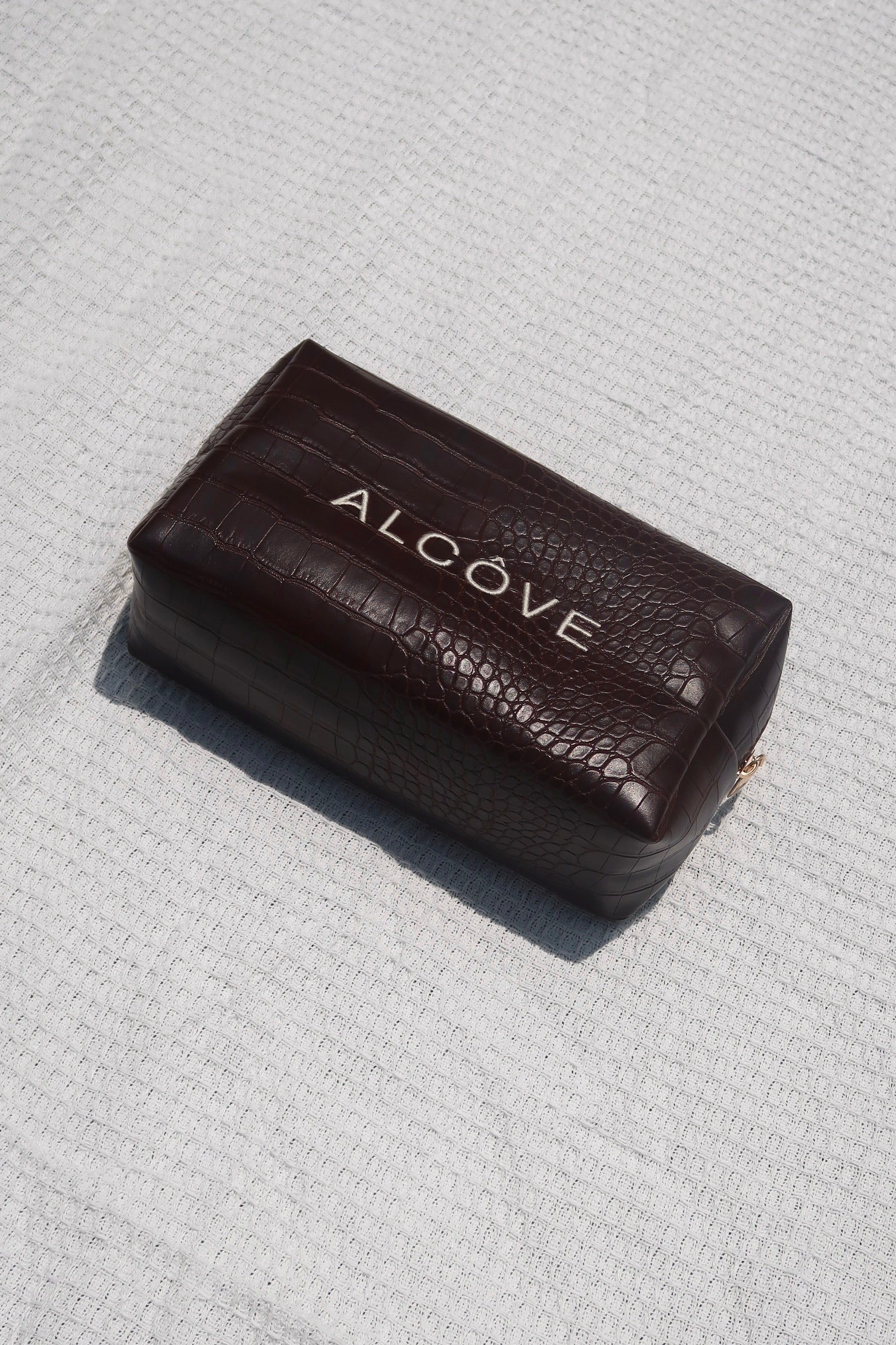 THE CÔVE CASE